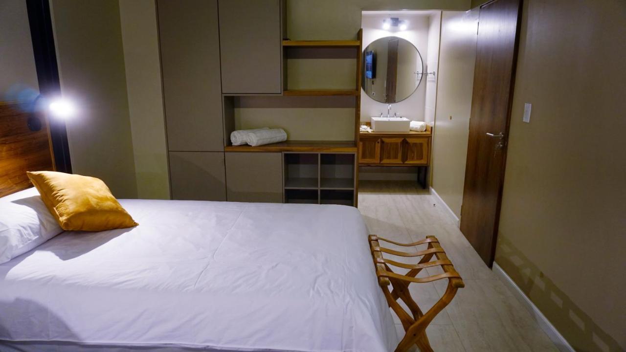 718 Rufino Petit Hotel Мендоса Екстериор снимка