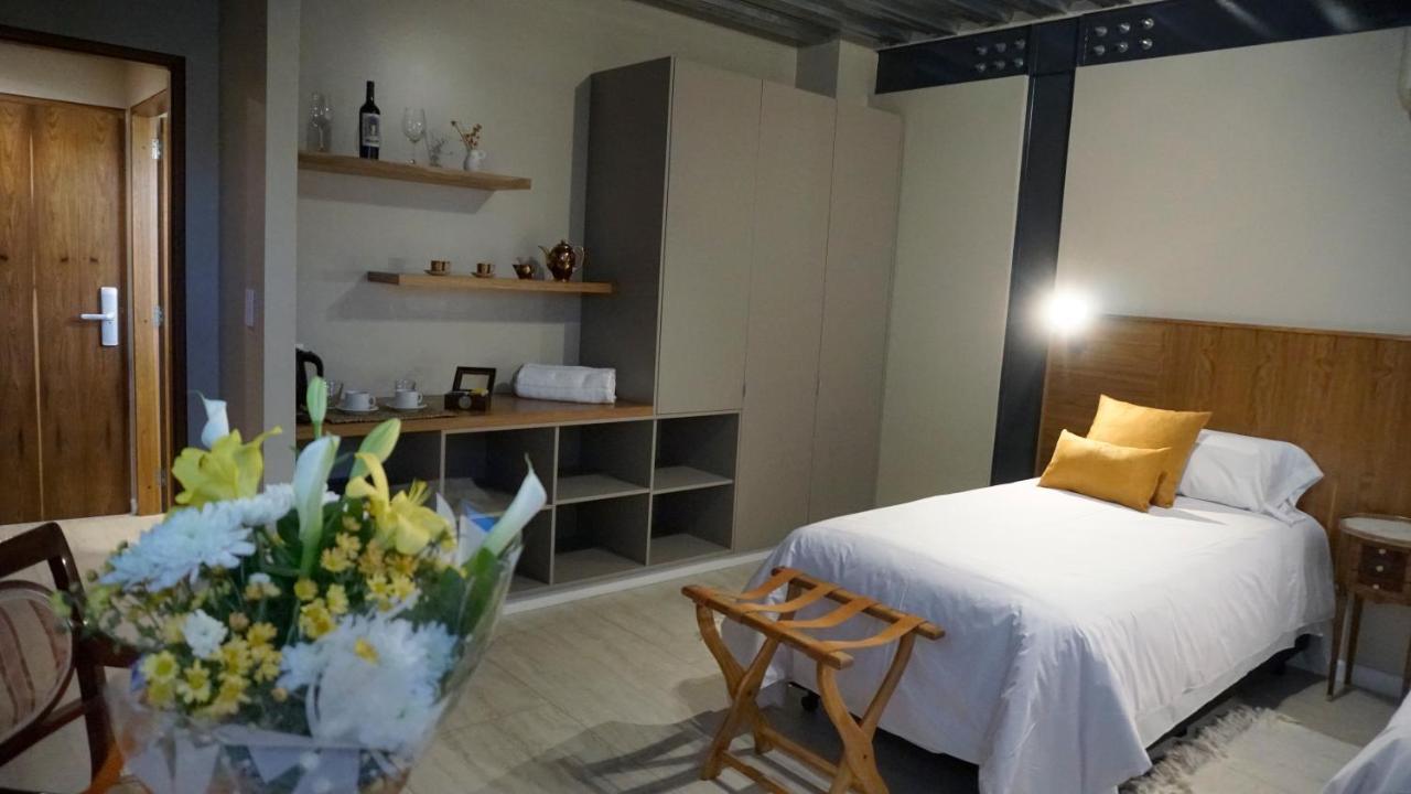 718 Rufino Petit Hotel Мендоса Екстериор снимка